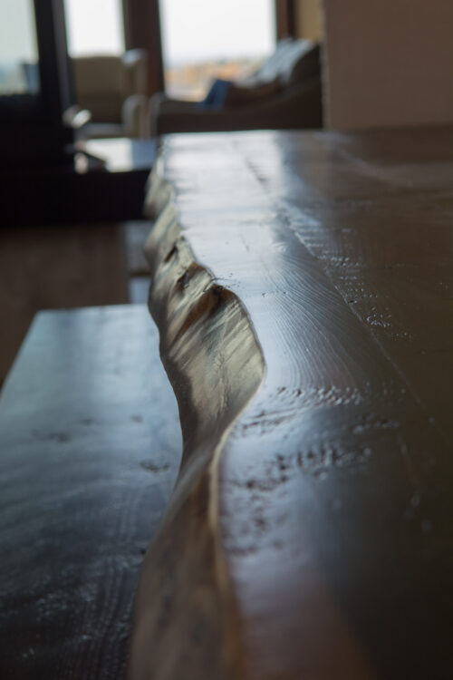 Live-edge-table-with-metal-legs-1